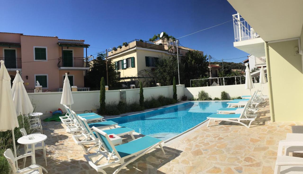 The Central Suites Kassiopi Eksteriør billede