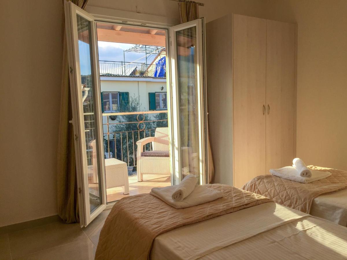 The Central Suites Kassiopi Eksteriør billede